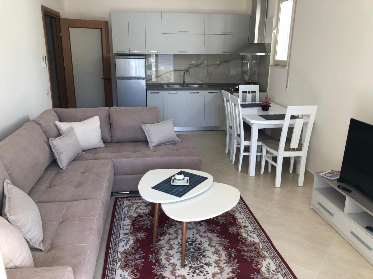 Rooftop Apartments Lungomare Вльора Екстер'єр фото