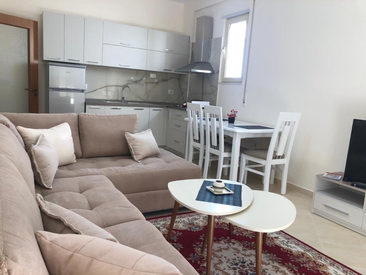 Rooftop Apartments Lungomare Вльора Екстер'єр фото