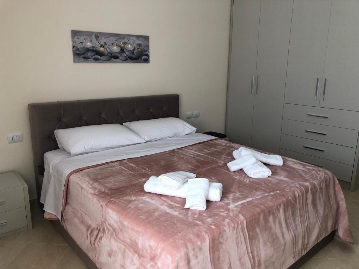 Rooftop Apartments Lungomare Вльора Екстер'єр фото