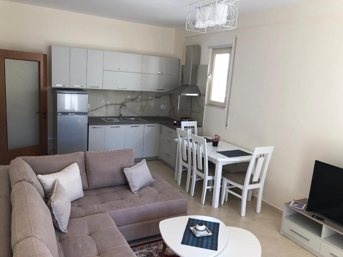 Rooftop Apartments Lungomare Вльора Екстер'єр фото