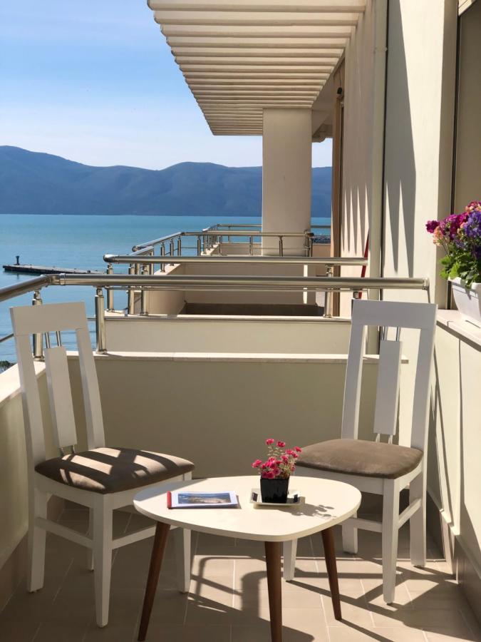 Rooftop Apartments Lungomare Вльора Екстер'єр фото