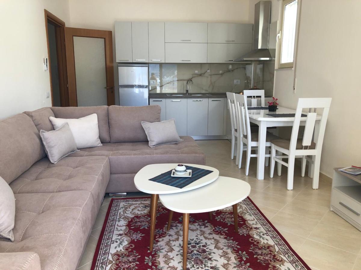 Rooftop Apartments Lungomare Вльора Екстер'єр фото