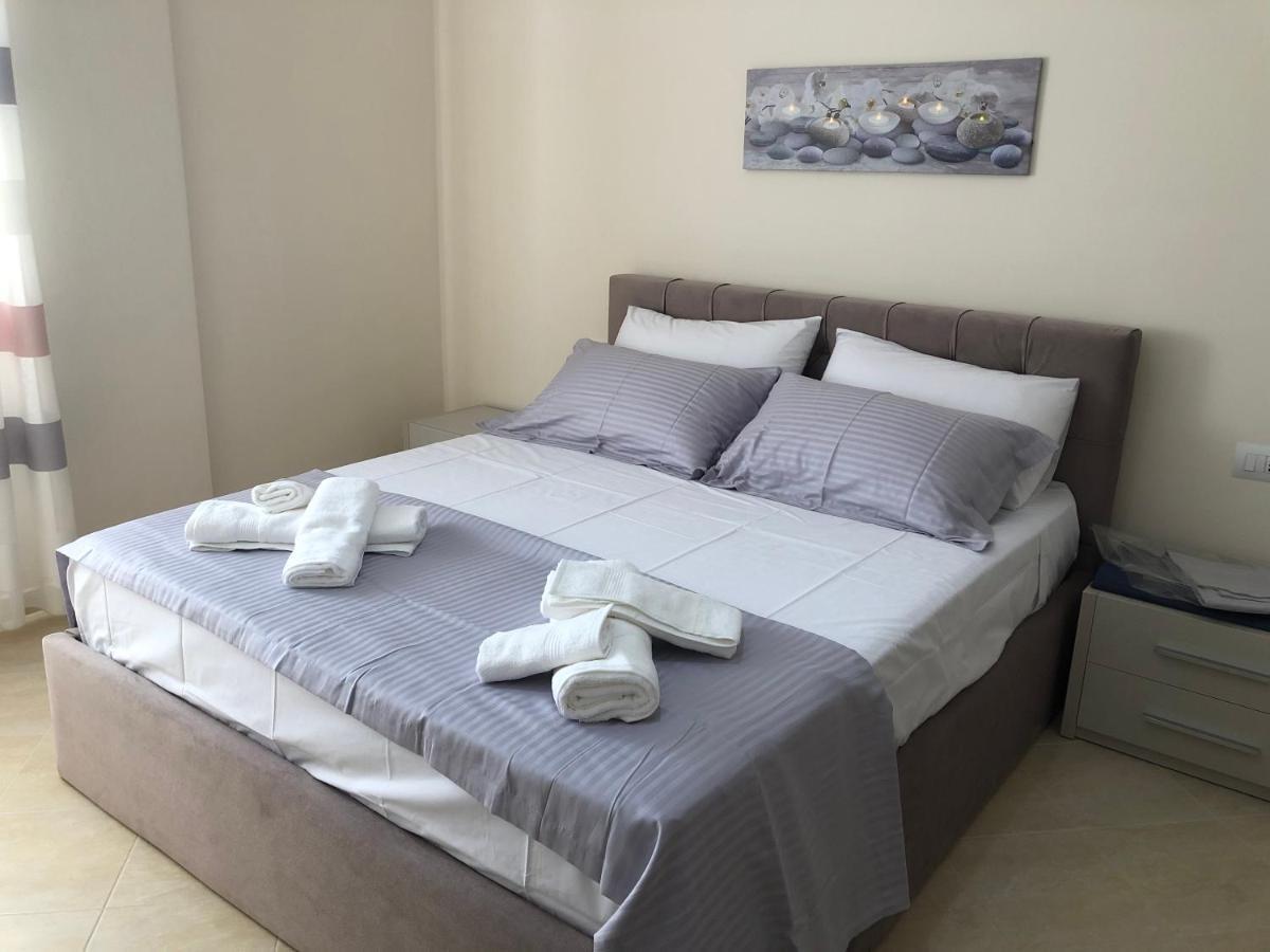 Rooftop Apartments Lungomare Вльора Екстер'єр фото
