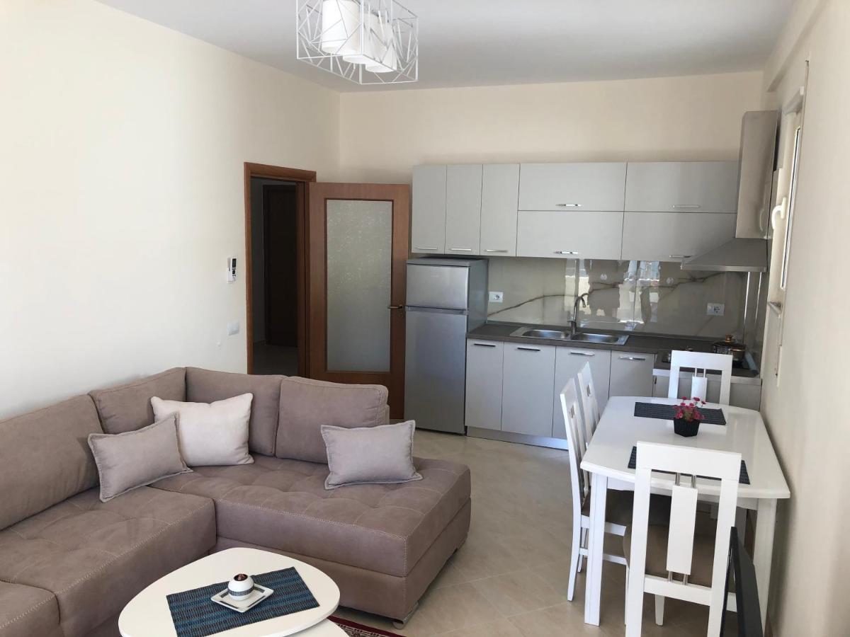 Rooftop Apartments Lungomare Вльора Екстер'єр фото