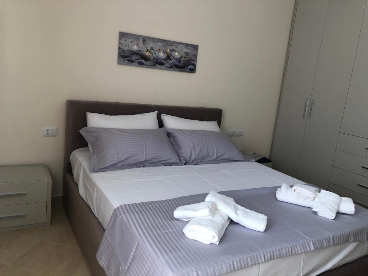 Rooftop Apartments Lungomare Вльора Екстер'єр фото