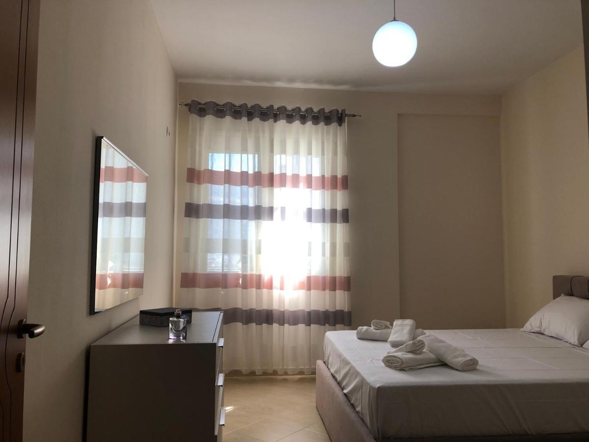 Rooftop Apartments Lungomare Вльора Екстер'єр фото