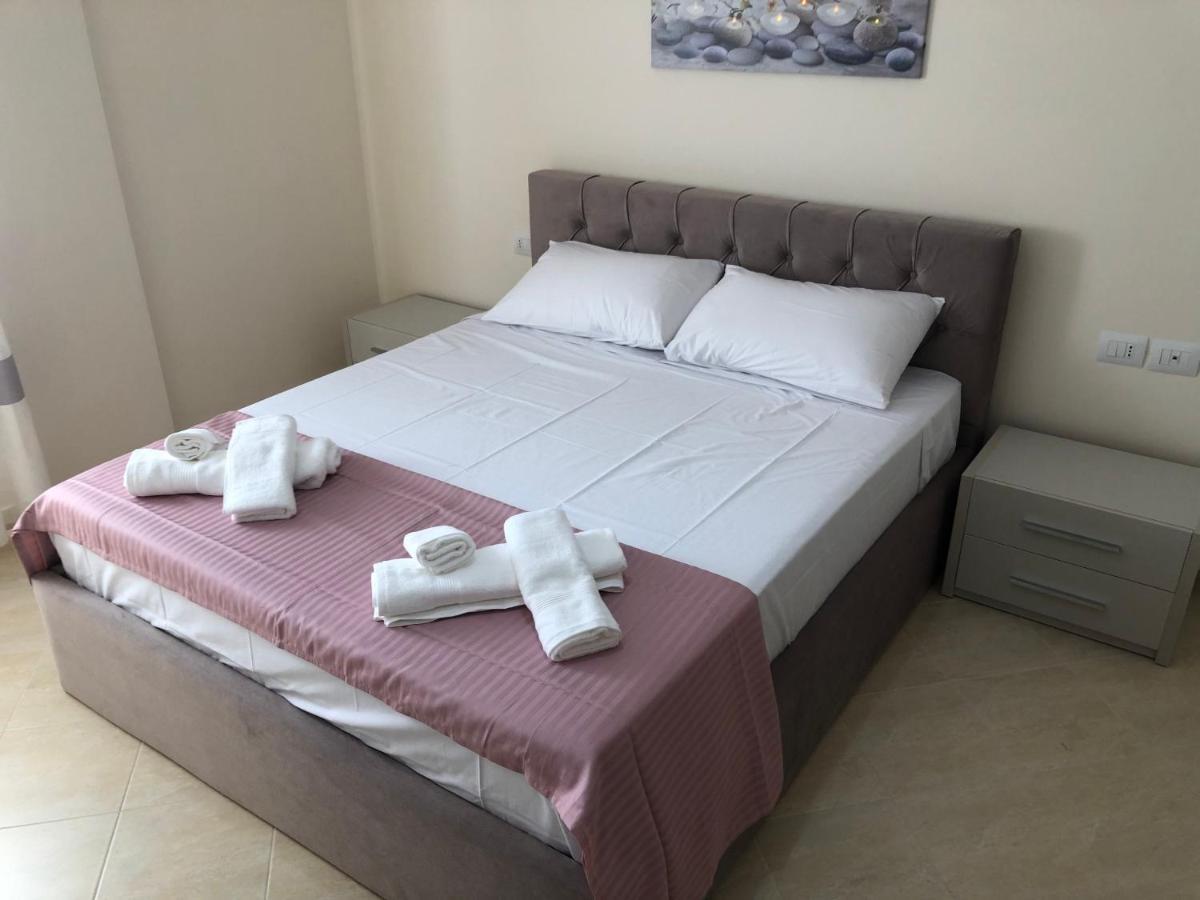 Rooftop Apartments Lungomare Вльора Екстер'єр фото