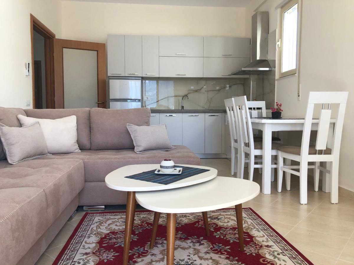 Rooftop Apartments Lungomare Вльора Екстер'єр фото