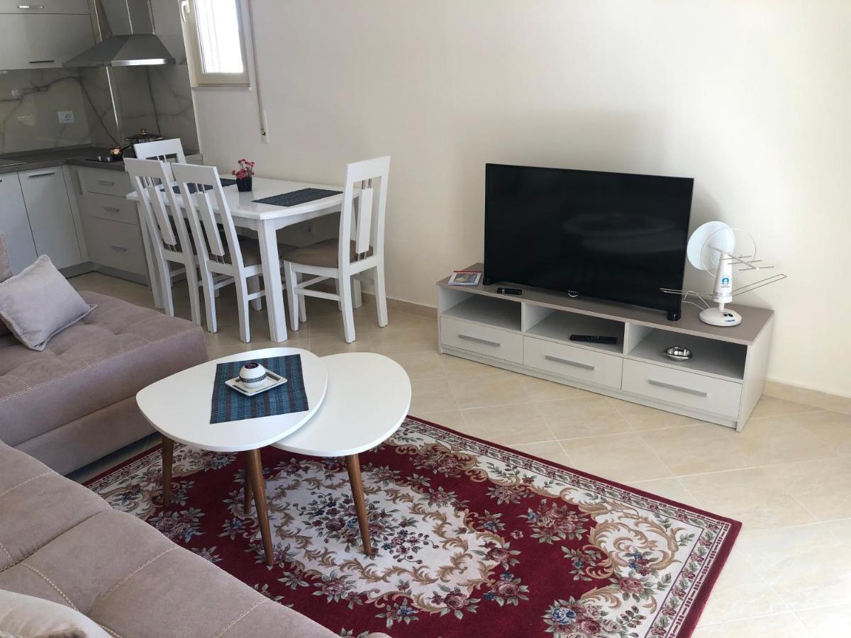 Rooftop Apartments Lungomare Вльора Екстер'єр фото