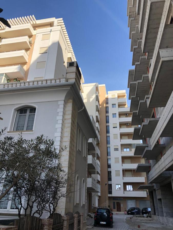 Rooftop Apartments Lungomare Вльора Екстер'єр фото