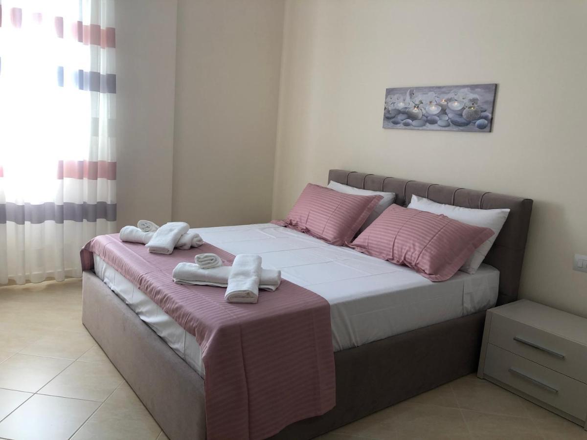 Rooftop Apartments Lungomare Вльора Екстер'єр фото
