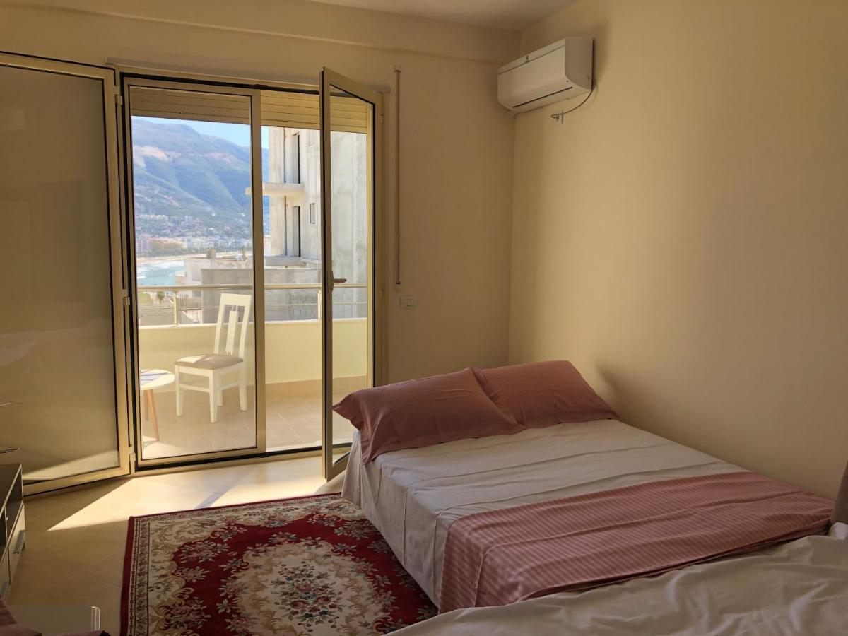 Rooftop Apartments Lungomare Вльора Екстер'єр фото