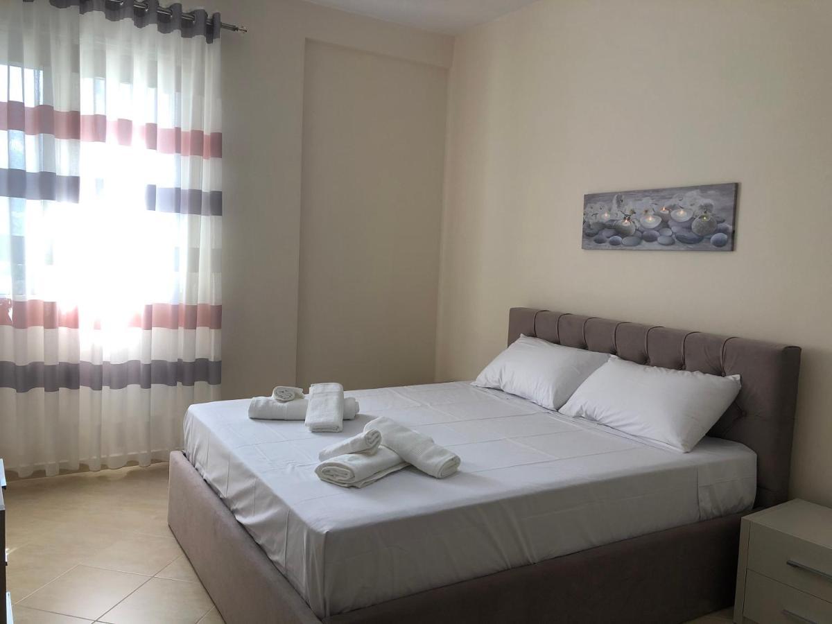 Rooftop Apartments Lungomare Вльора Екстер'єр фото
