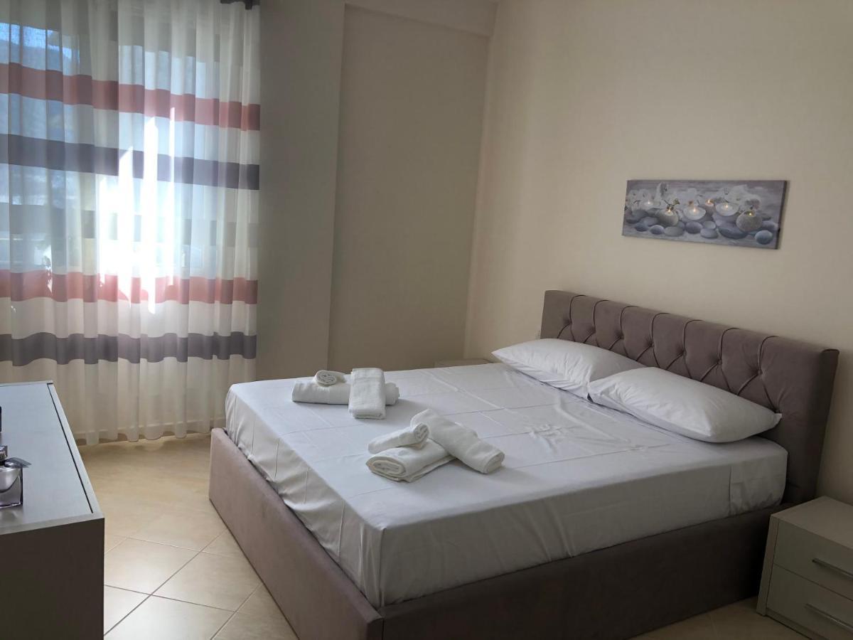 Rooftop Apartments Lungomare Вльора Екстер'єр фото