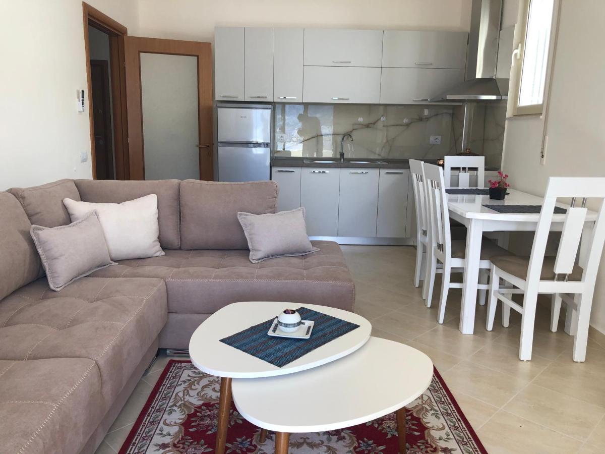 Rooftop Apartments Lungomare Вльора Екстер'єр фото